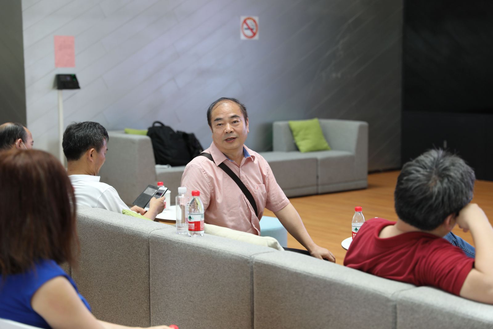 bat365中文官网入口召开骨干教师交流座谈会