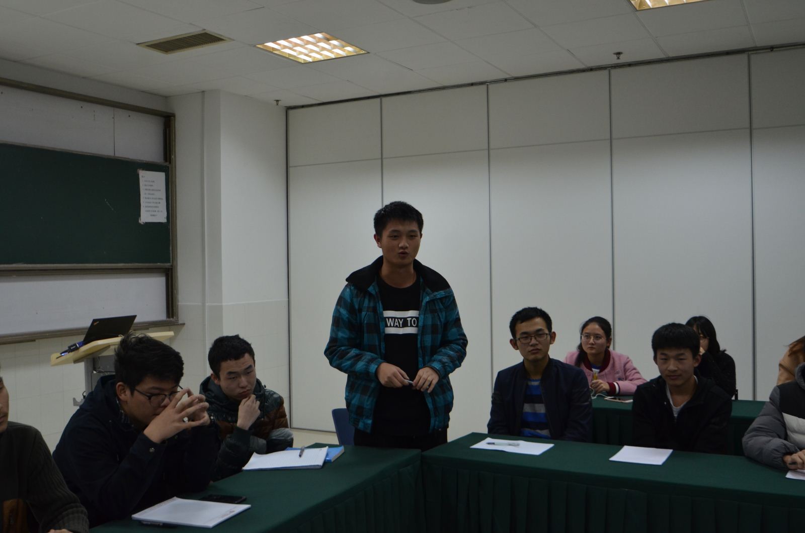 师生沟通 携手共进——计算机科学与bat365中文官网入口召开2017级本科新生座谈会