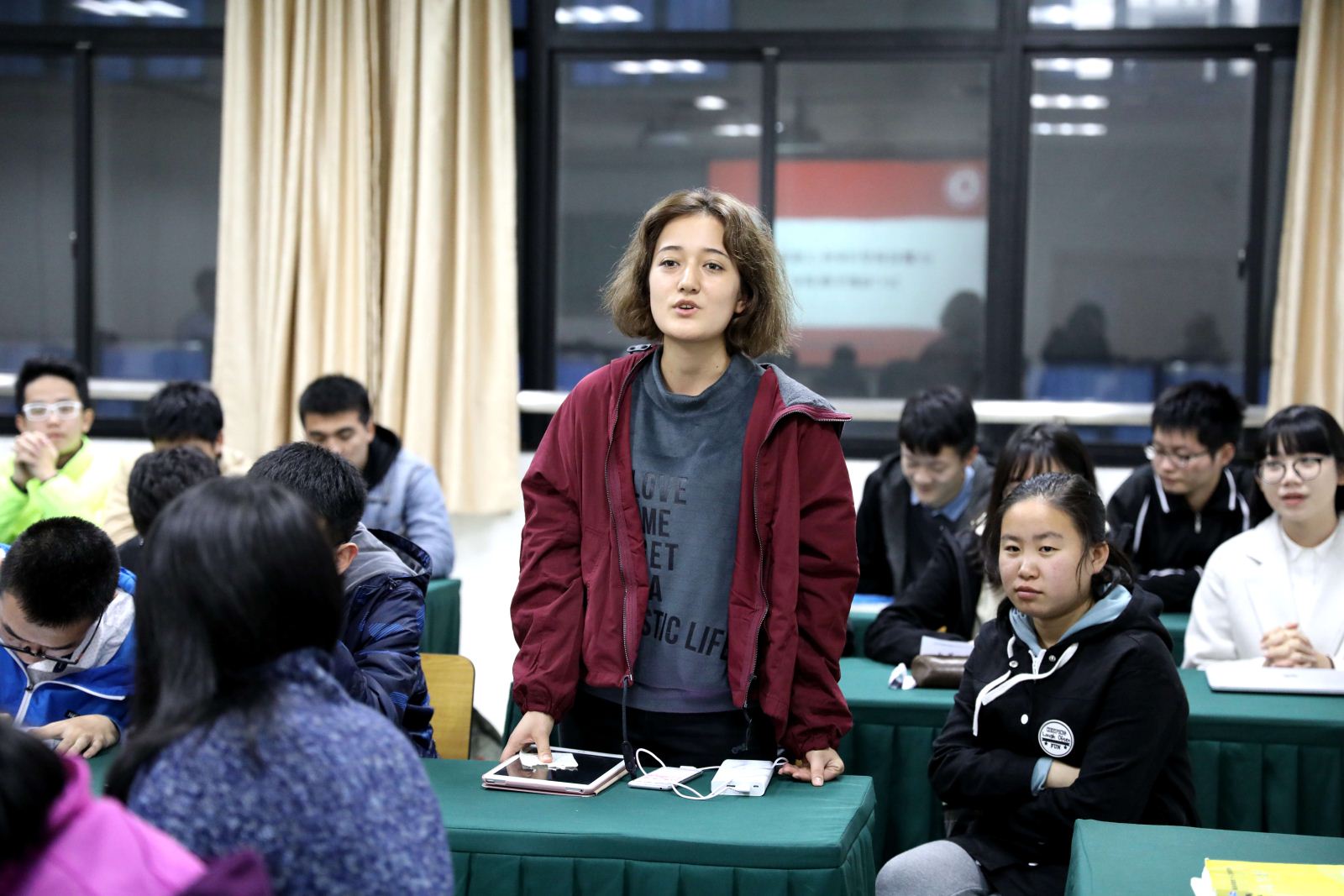 师生沟通 携手共进——计算机科学与bat365中文官网入口召开2017级本科新生座谈会