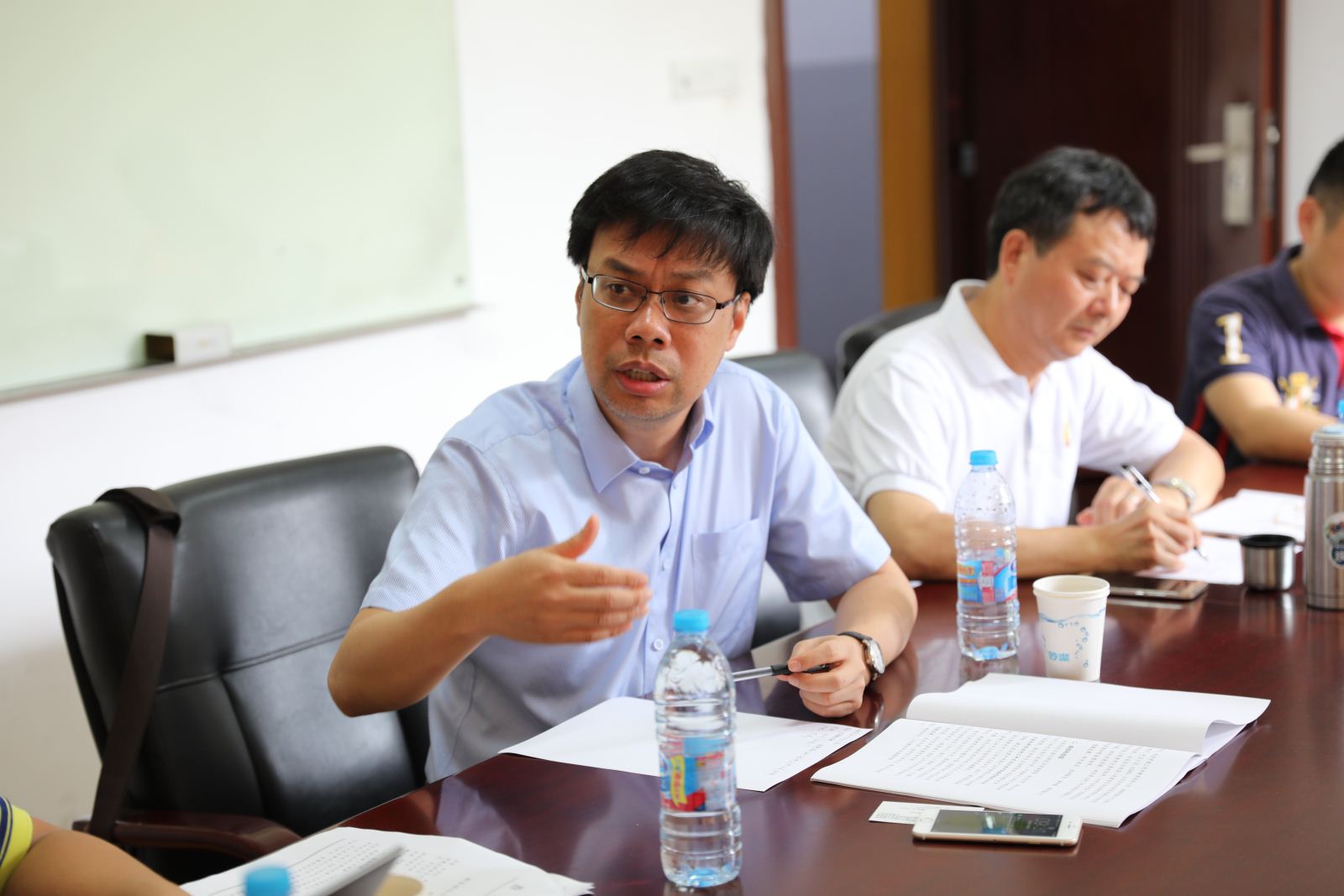 计软学院嵌入式软件与系统系“教育部新工科项目”申请研讨会召开