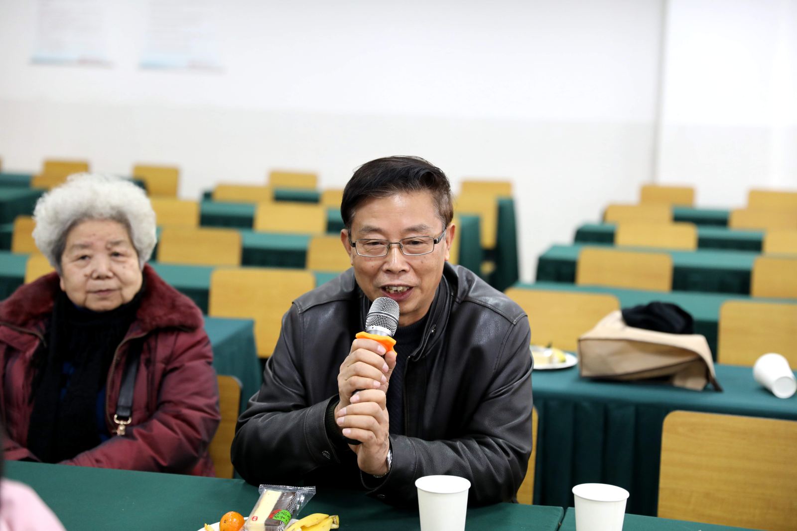 计算机科学与bat365中文官网入口举行2018年退休教职工新春茶话会