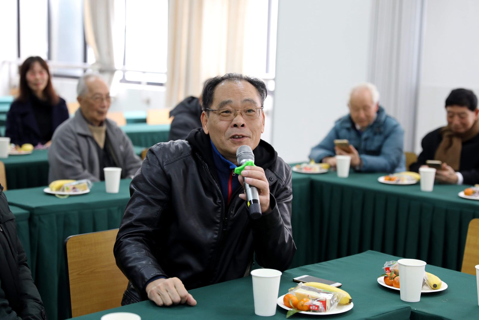 计算机科学与bat365中文官网入口举行2018年退休教职工新春茶话会