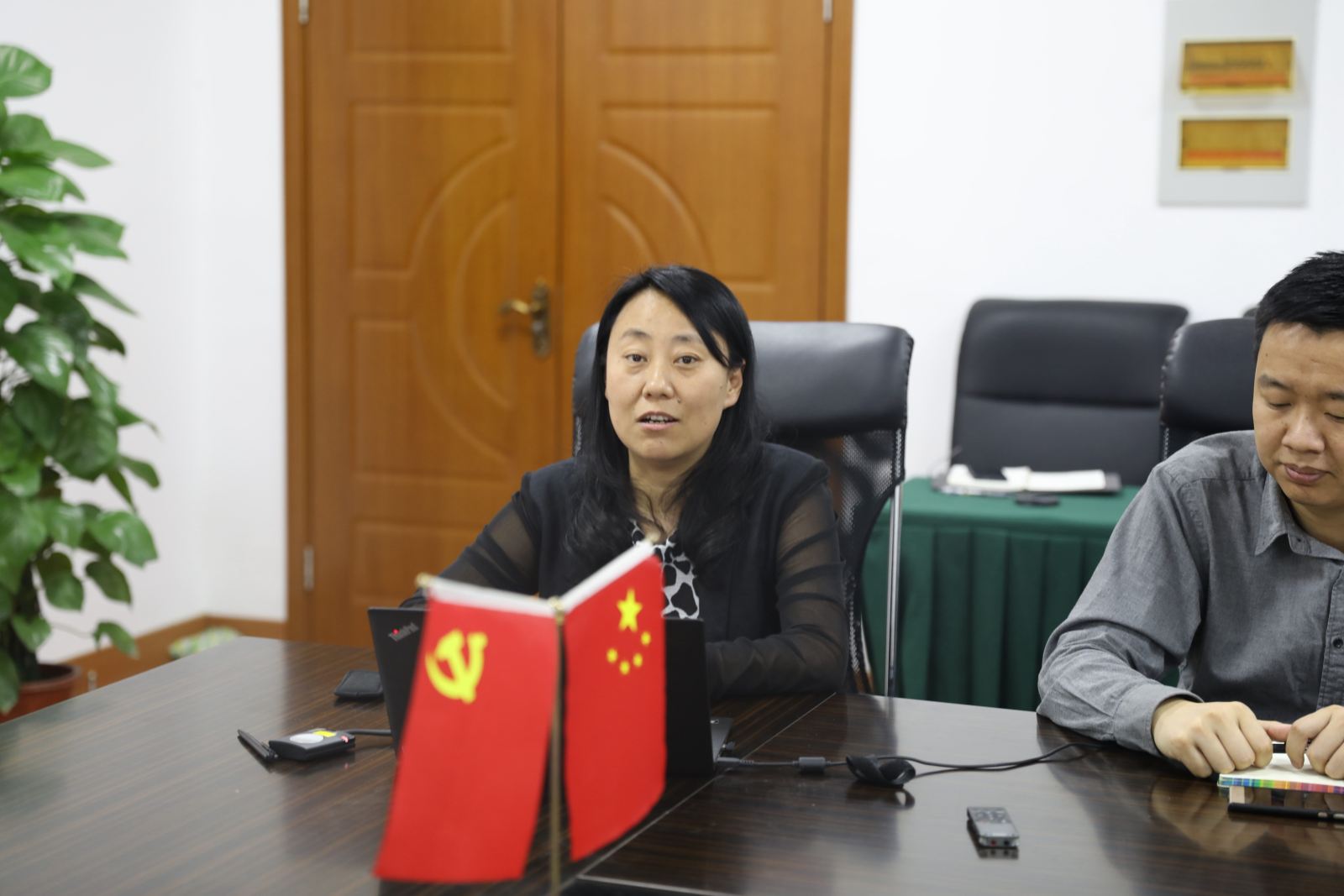 推动党建创新项目，提高党务工作水平——计算机科学与bat365中文官网入口党委召开党支部书记工作例会