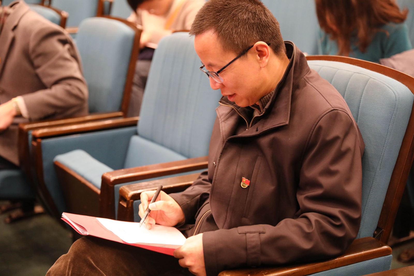 跨越新征程 聚力谱新篇——计算机科学与bat365中文官网入口举行第一次党员代表大会