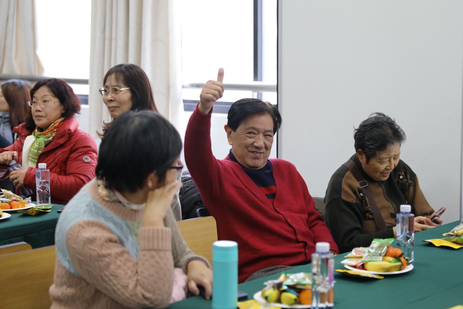 知否知否，计软学院新老教师共度2019新年茶话会！