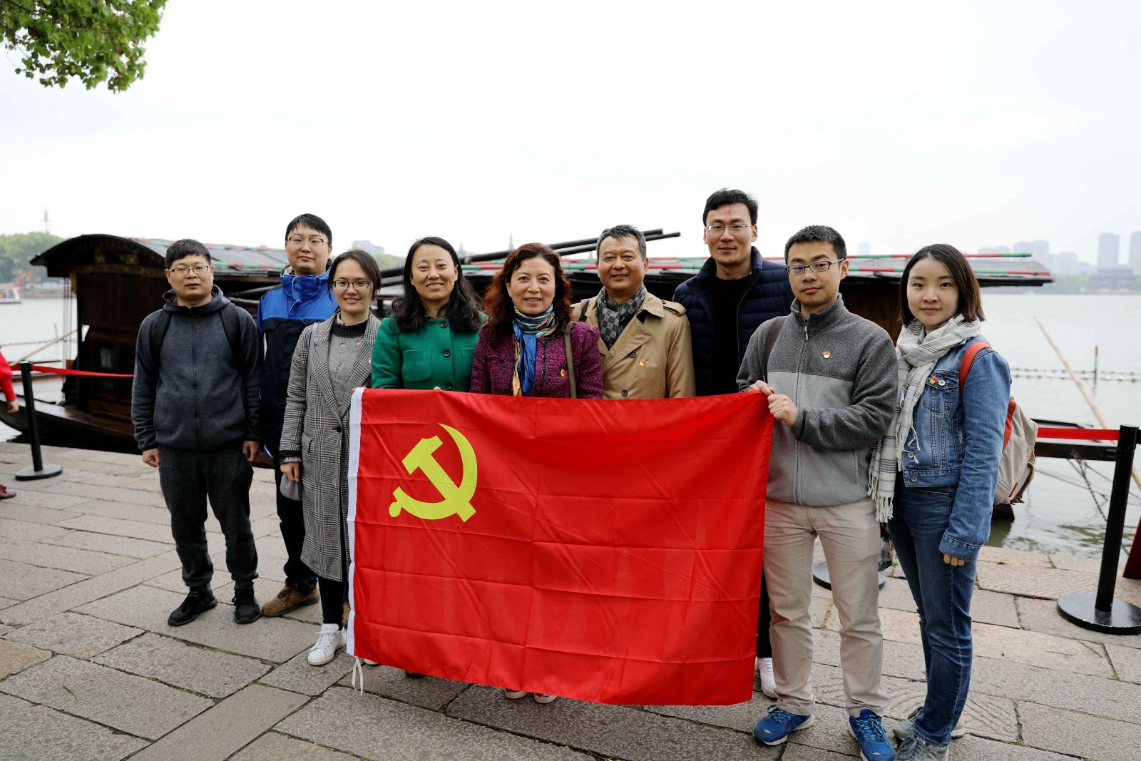 学习“红船精神”  不忘初心 牢记使命 --华东师大计算机科学与bat365中文官网入口党委与市科委计划处党支部赴嘉兴南湖学习