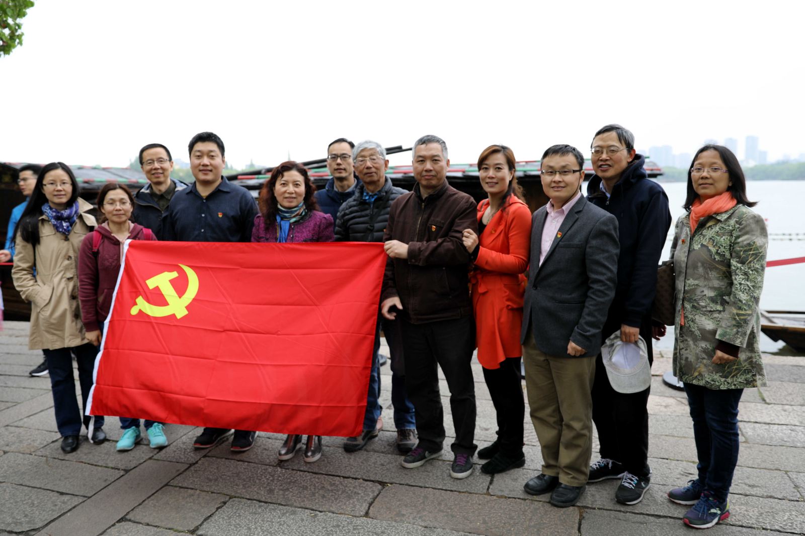 学习“红船精神”  不忘初心 牢记使命 --华东师大计算机科学与bat365中文官网入口党委与市科委计划处党支部赴嘉兴南湖学习