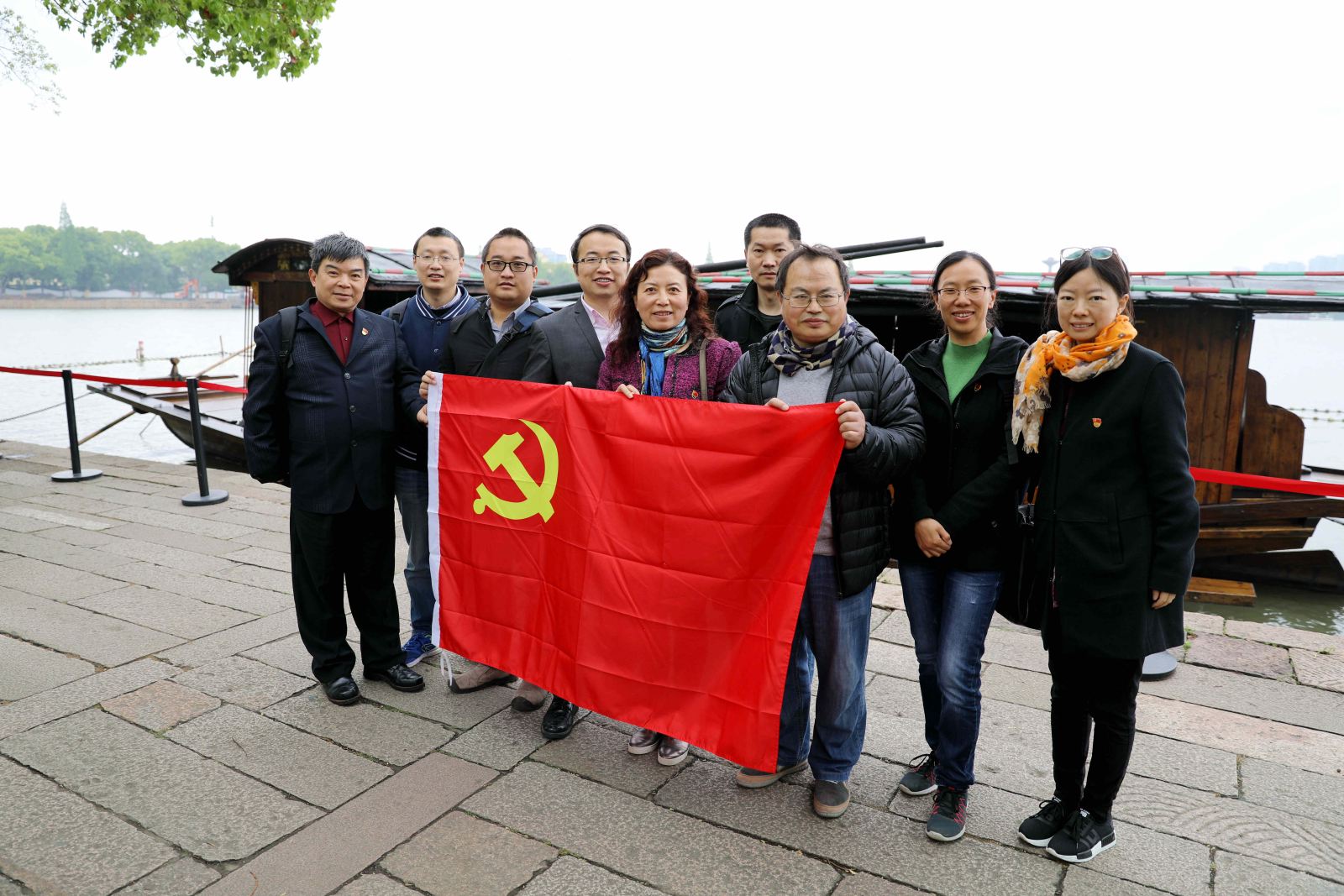 学习“红船精神”  不忘初心 牢记使命 --华东师大计算机科学与bat365中文官网入口党委与市科委计划处党支部赴嘉兴南湖学习