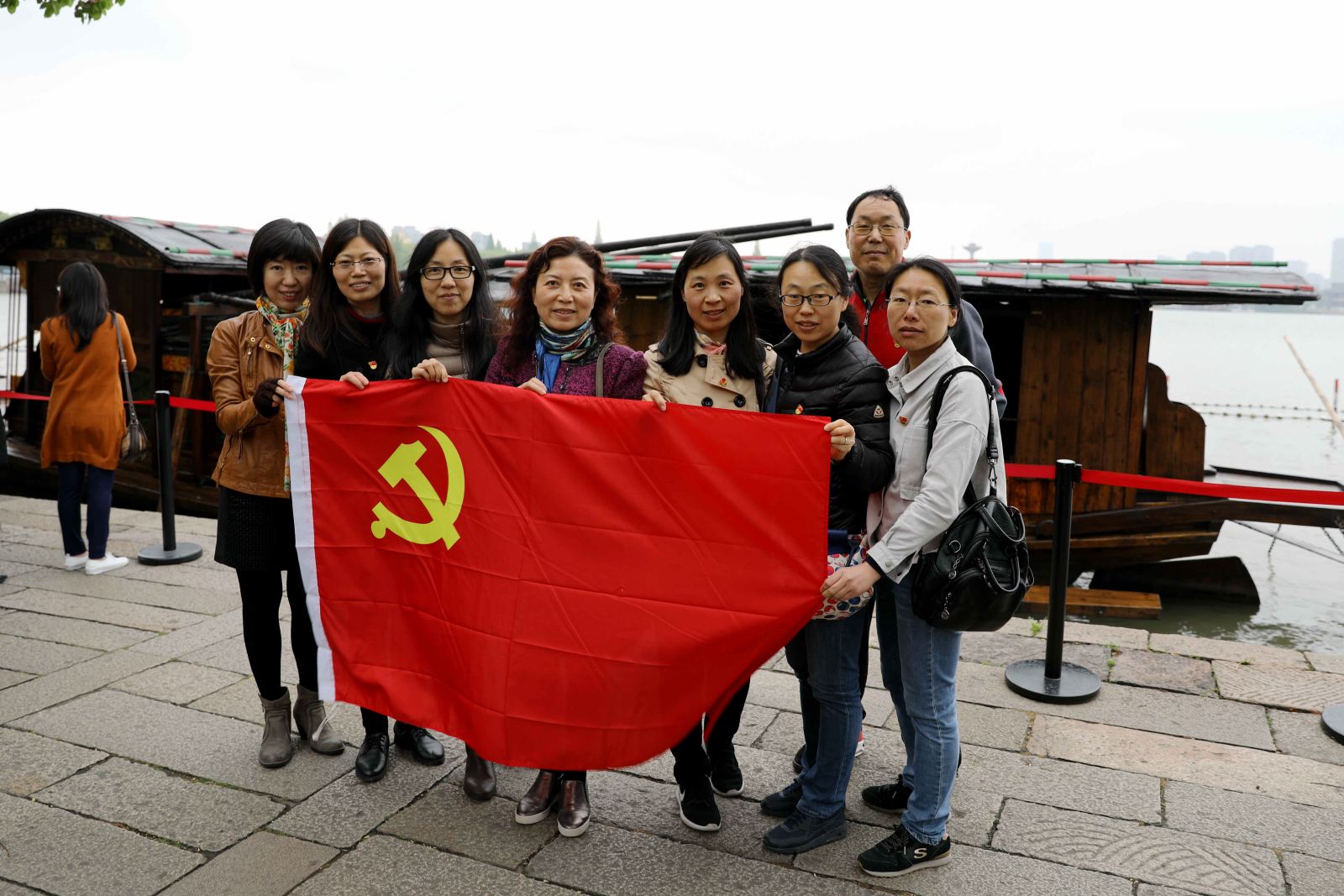 学习“红船精神”  不忘初心 牢记使命 --华东师大计算机科学与bat365中文官网入口党委与市科委计划处党支部赴嘉兴南湖学习